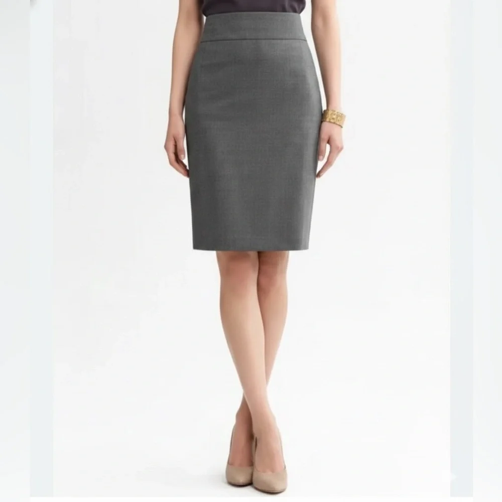 Banana Republic Size 2 Charcoal Grey Skirt | 22.5” Length Minimalist Office Chic